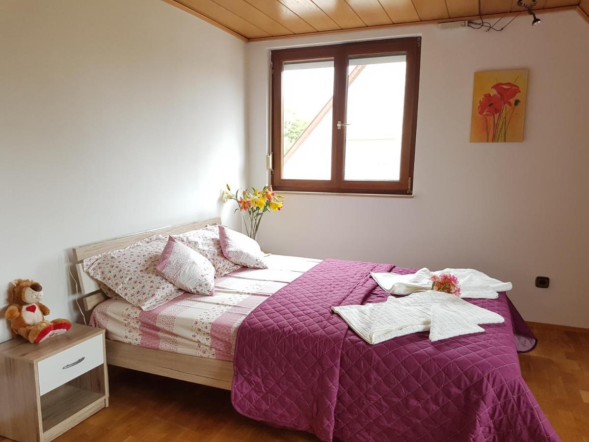 Alex Pension Aichtal Exterior foto